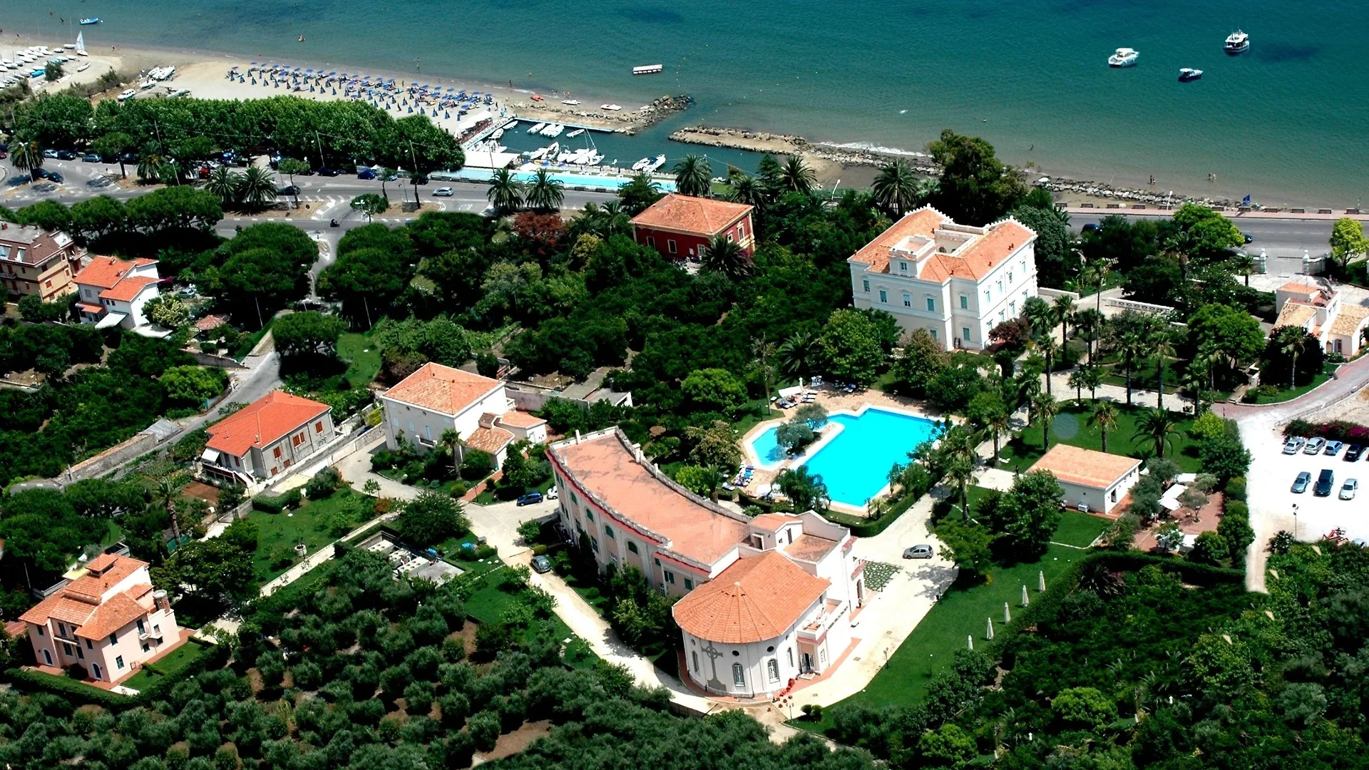 Soggiornare nel Lazio: 15 Hotel Romantici a Confronto